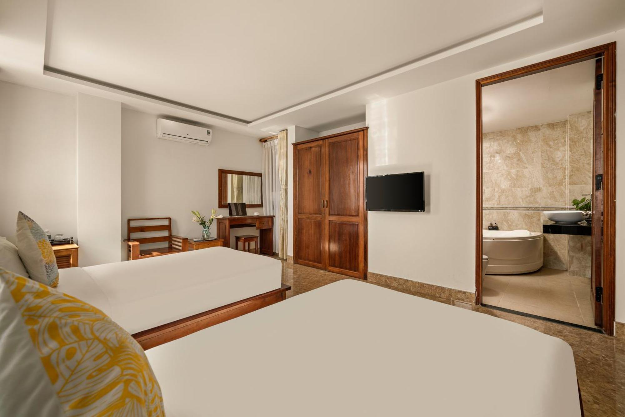 Titan Hotel Da Nang Zewnętrze zdjęcie